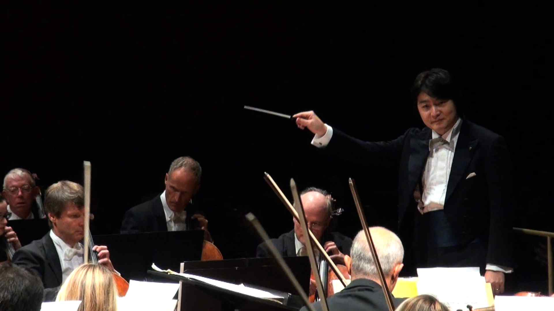 指揮：山田和樹
スイス・ロマンド管弦楽団
コルンゴルト：シュトラウシアーナ
スイス・ジュネーヴ
ヴィクトリアホールにて