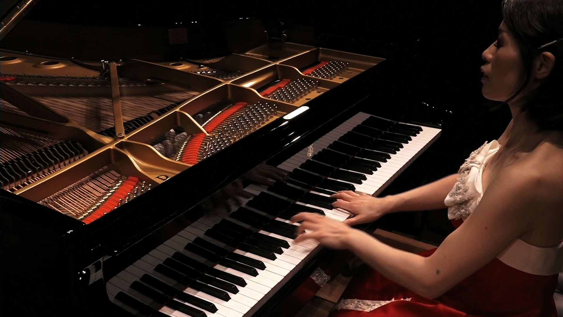 ピアノ：上原彩子 チャイコフスキー（上原彩子編曲)：「花のワルツ」 Ayako Uehara, Piano Pyotr Il'yich Tchaikovsky: Waltz of the Flower (arr. Ayako Uehara)